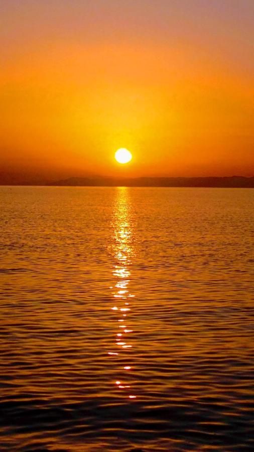 Golden Sunset Beach Apartment Skála Kallirákhis エクステリア 写真