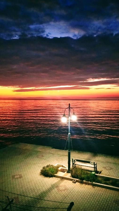 Golden Sunset Beach Apartment Skála Kallirákhis エクステリア 写真