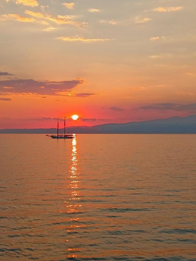 Golden Sunset Beach Apartment Skála Kallirákhis エクステリア 写真